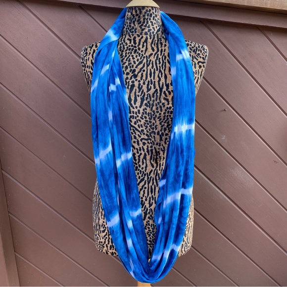 Loop-dee Nursing Cover / Infinity Scarf - Picture 5 of 8